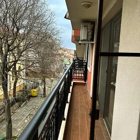 Apartment Pomorie Sea&history *